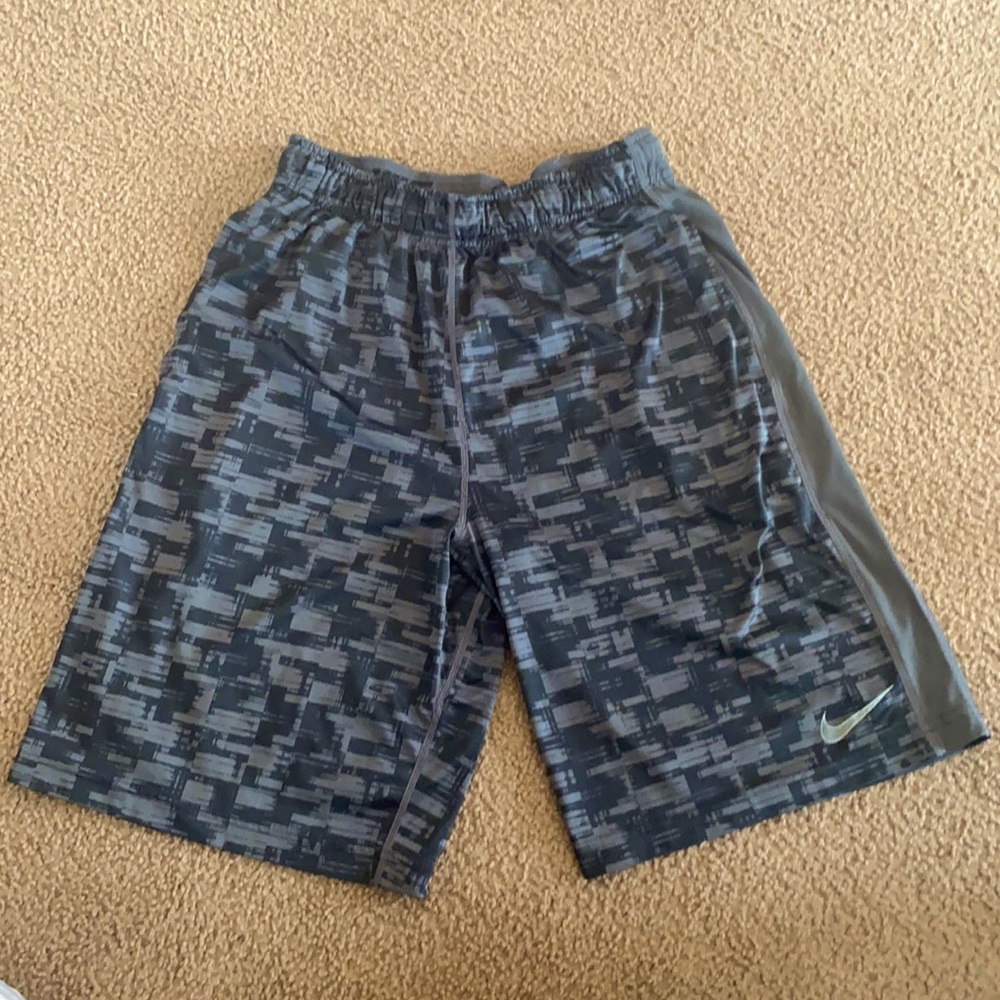 Nike black/gray dri-fit shorts. Men’s small.